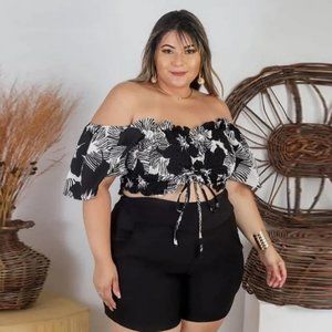 Women Creased Floral Printed Lace-Up Tube Crop Top Defined Waist Shorts Set